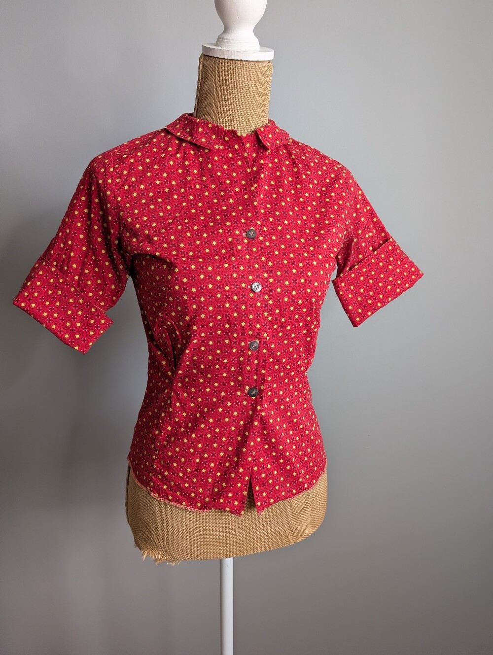 Vintage 1950's red and yellow tulip blouse